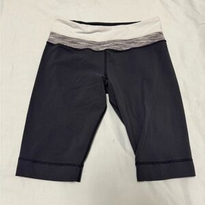 Lululemon Reverse Groove Short